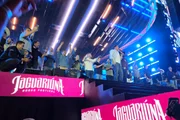 Na reta final da campanha, Flávio e Tarcísio fazem aparição curta em rodeio - imagem 2