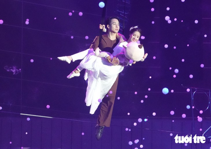 'Anh tài' Phùng Minh Cương hóa chú Cuội đón các bé đến Mơ show mùa Trung thu