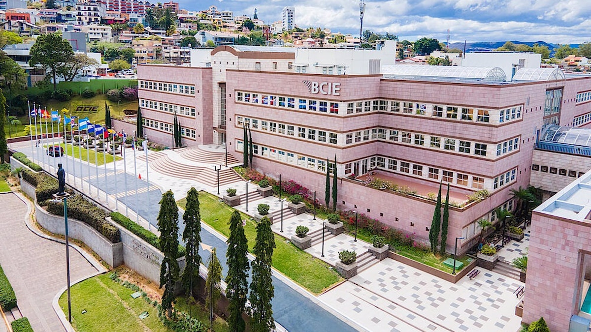 O BCIE abre 70% de seus dados públicos na América Central sobre operações, contratos e desembolsos
