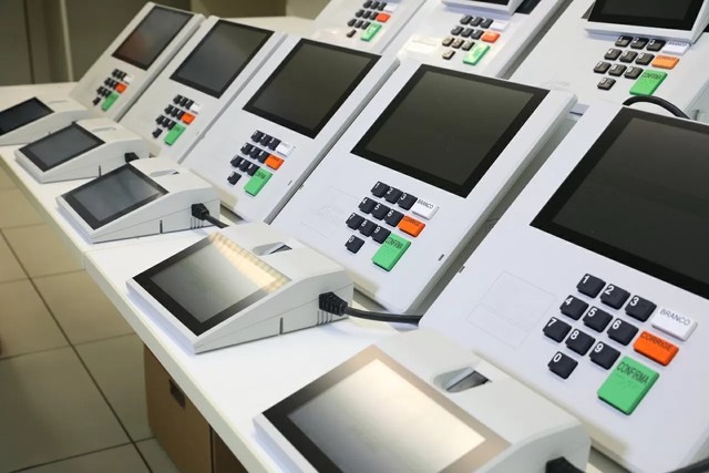 Urna eletrônica: veja evolução dos modelos desde 1996