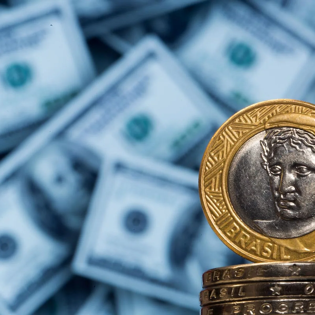 Contas externas têm déficit de US$ 5,1 bilhões em agosto, diz BC