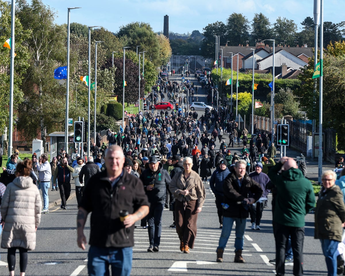 O confronto de Drumcree mostra que o passado turbulento da Irlanda do Norte ainda ameaça sua paz.