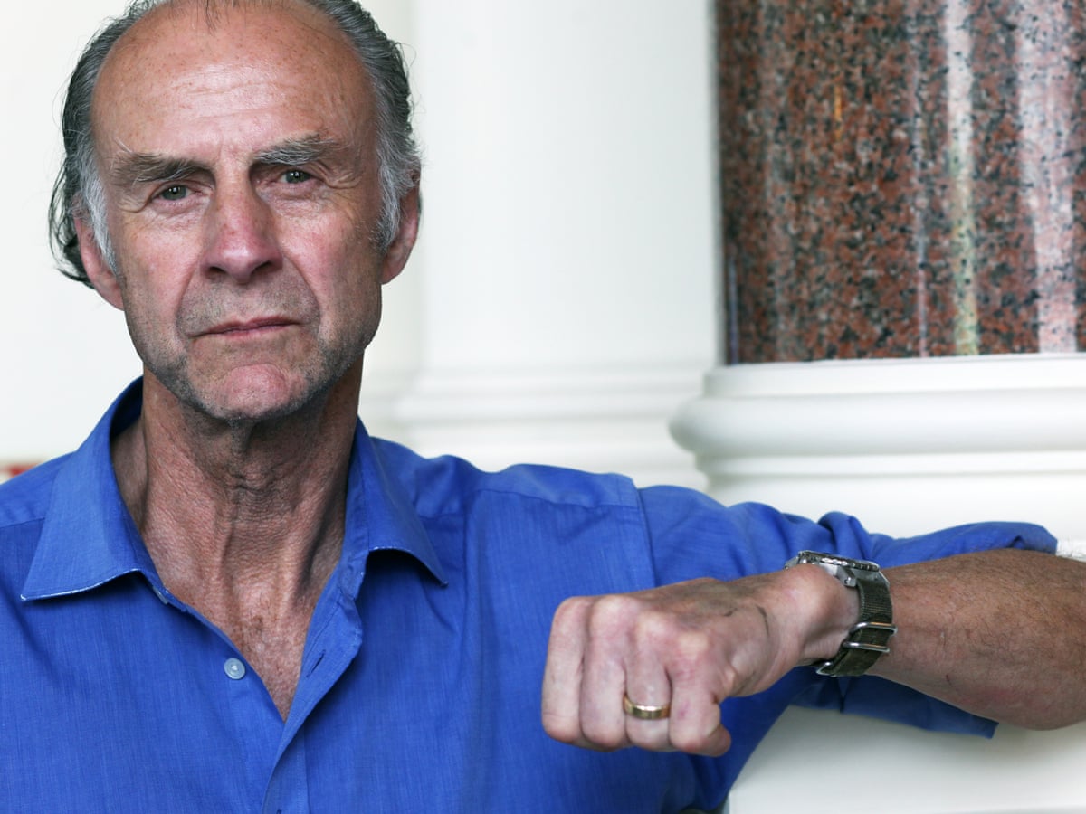 O neto de Ranulph Fiennes apela por fundos para 'localizar e proteger' o explorador