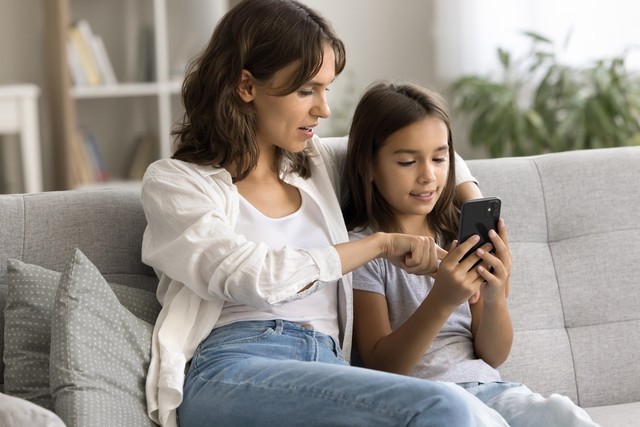 Viu algo suspeito nas redes? Saiba como agir e denunciar abuso infantil
