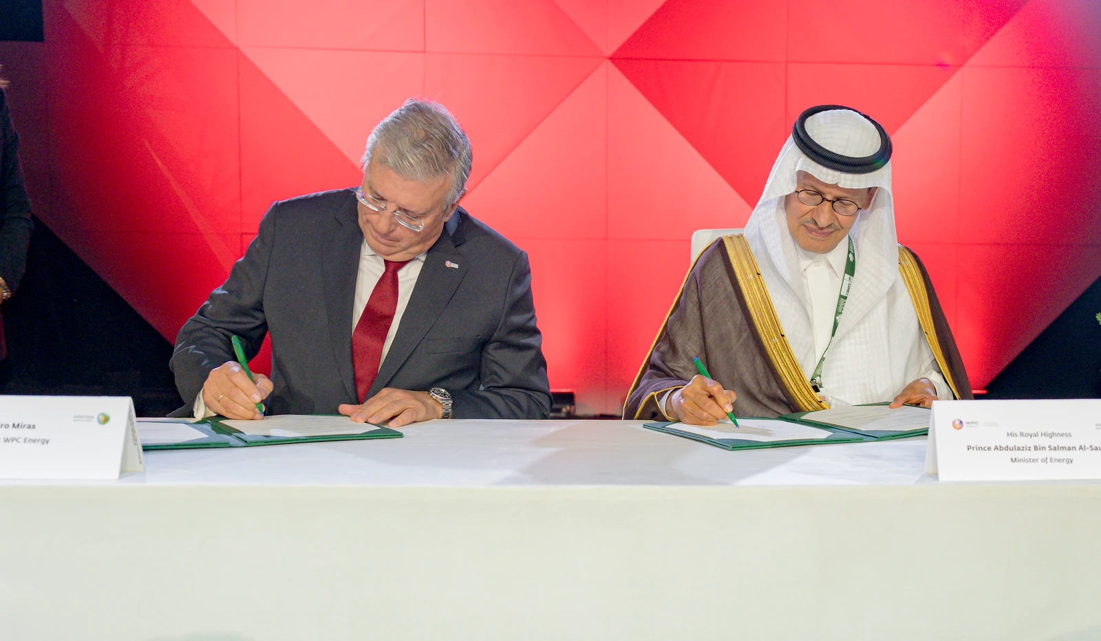 Dois graduados da KAUST recebem a bolsa MIT-KACST Ibn Khaldun