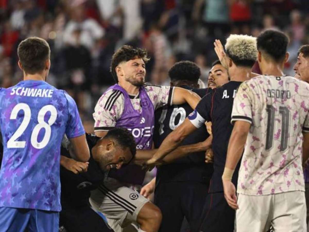 Confusão marca fim de jogo em amistoso entre EUA e Chile