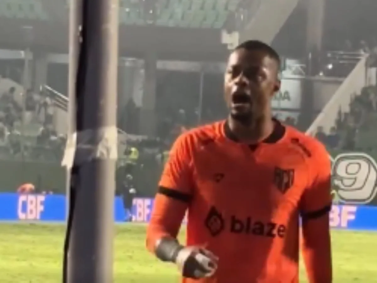 Presidente do Atlético-GO ameaça goleiro do próprio time: "Corto o pescoço"