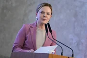 Gleisi: decisão de Dino sobre Nossa Senhora garante liberdade de opinião