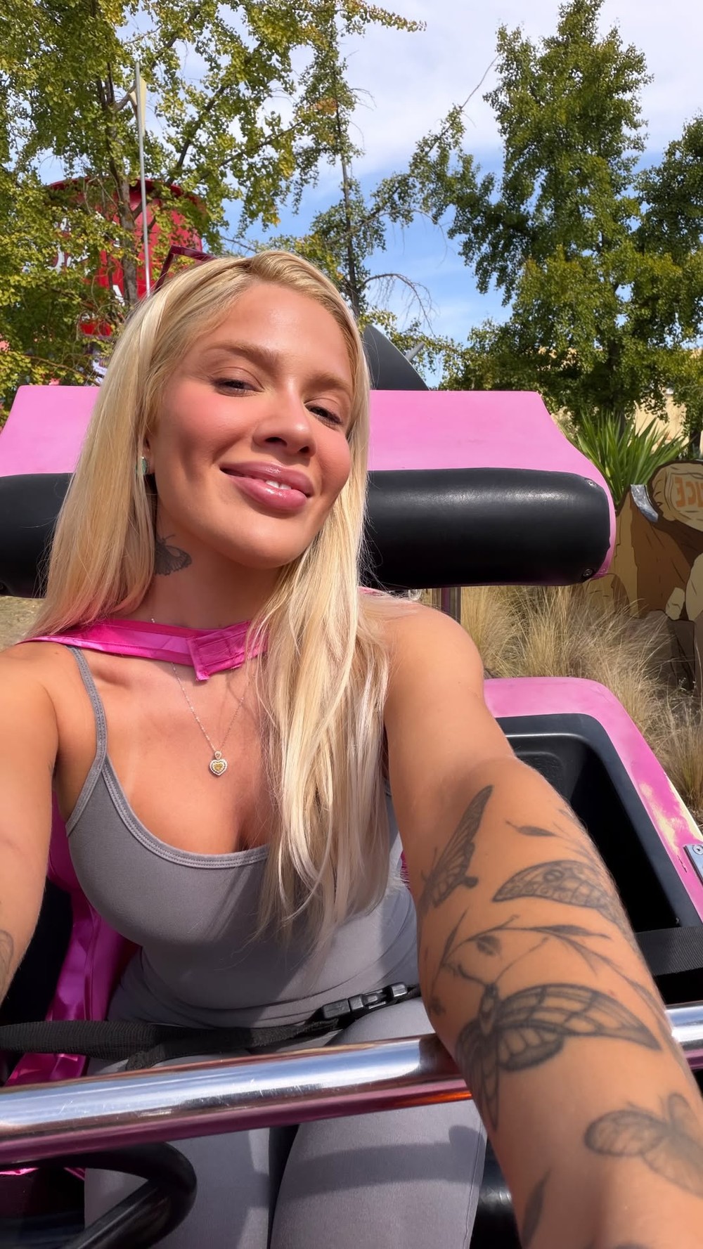 Karoline Lima em parque de diversões em Madri — Foto: rep/ instagram