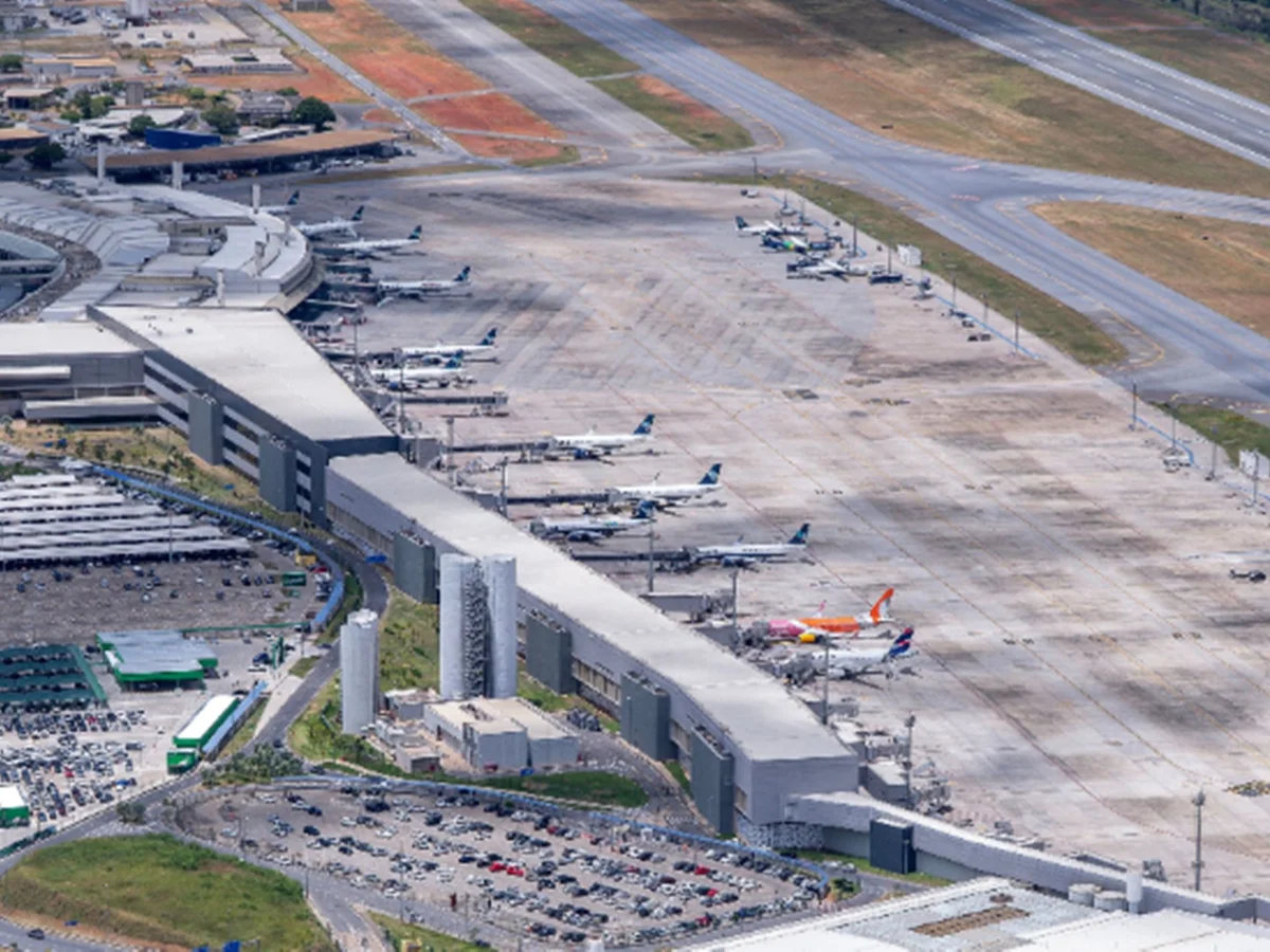 Passageiros relatam caos em voos para Confins: "Desamparo e desinformação"