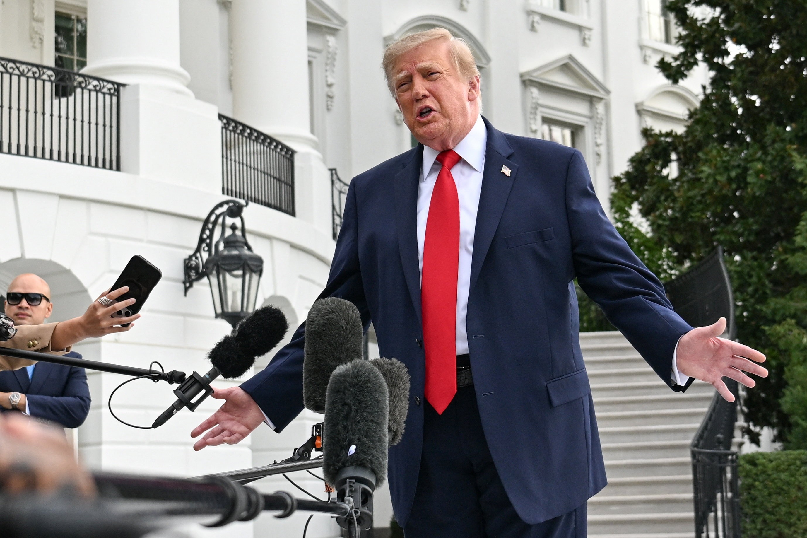 Donald Trump diz ter rejeitado proposta de paz do Irã que previa reabrir Estreito de Ormuz