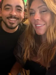 Simony celebra aniversário do namorado: "Feliz nós"
