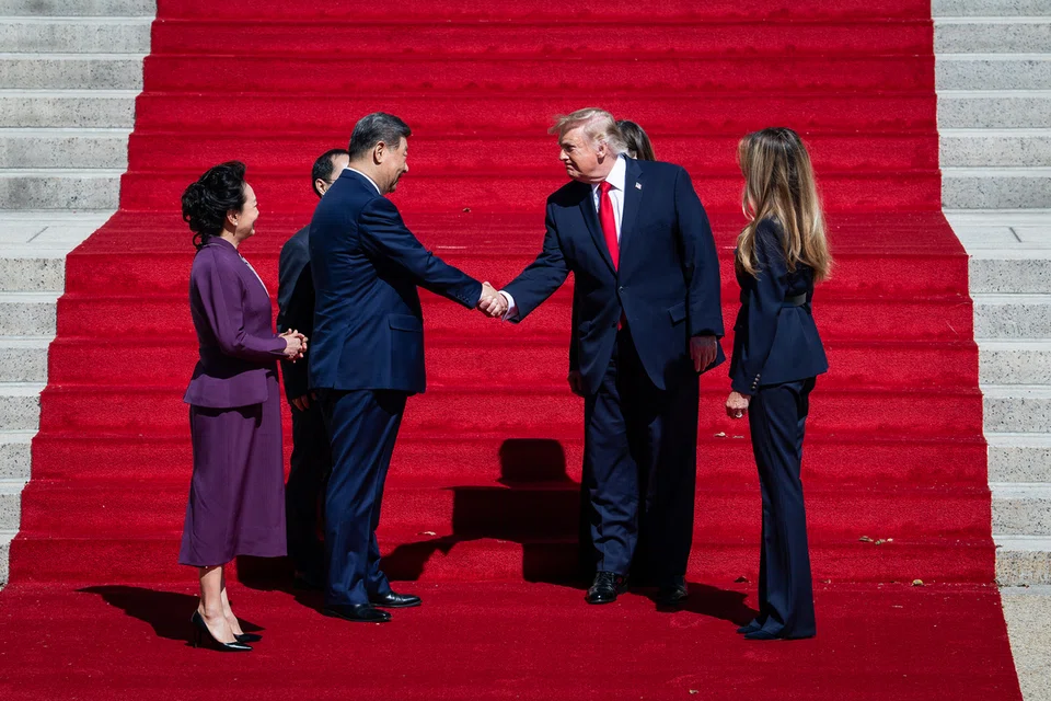 A China diz que 'respeita' a mudança de terminologia de IA para 'super inteligência' de Trump.