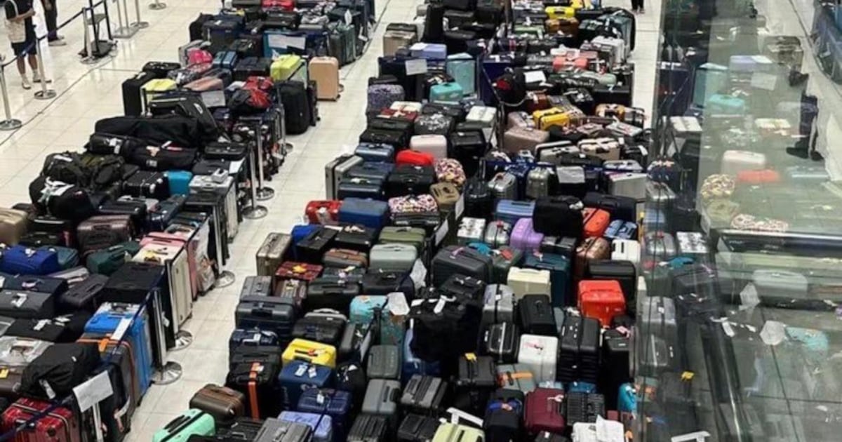Após inundações, aeroporto na Tailândia tem situação caótica com acúmulo de bagagens e voos atrasados