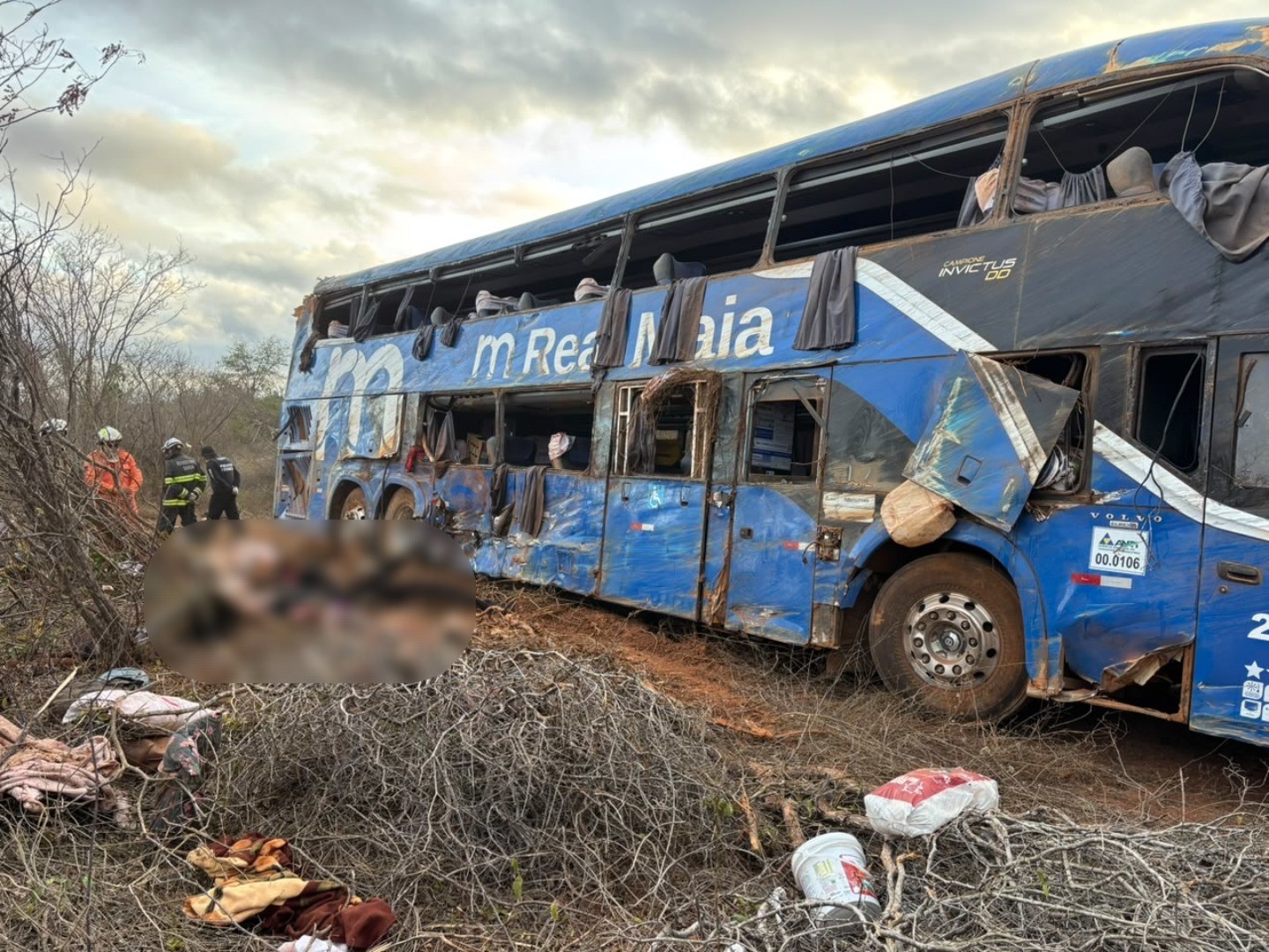 Sobreviventes de acidente de ônibus com 8 mortos na Bahia estão em estado grave