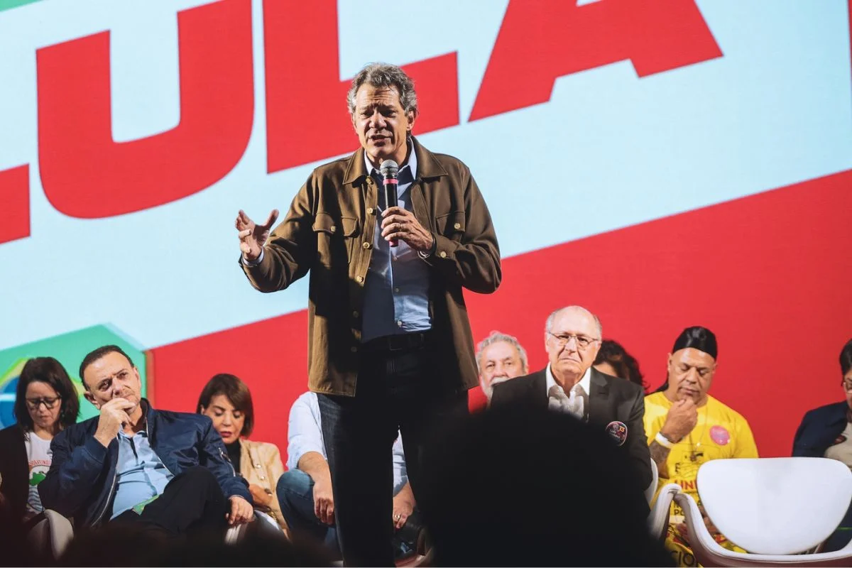 Haddad diz que 2026 “não está fácil” e ataca extrema-direita durante evento