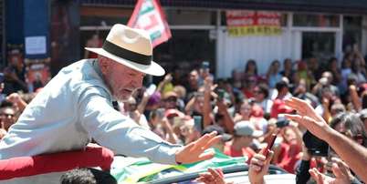 Lula intensifica agenda de rua na reta final do primeiro turno e faz corpo a corpo em SP Foto: Felipe Rau/Estad&atilde;o / Estad&atilde;o