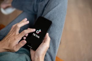 Esquema usa TikTok, Telegram e PIX para vender material de abuso sexual infantil