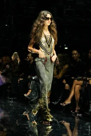 Animal print, grunge e all black ganham destaque na Semana de Moda de Milão
