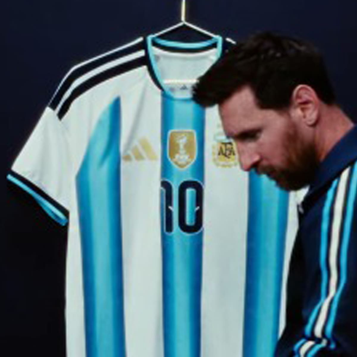 Las dudas sobre la continuidad del entrenador se dan en el marco del anunciado retiro de Lionel Messi de la selección