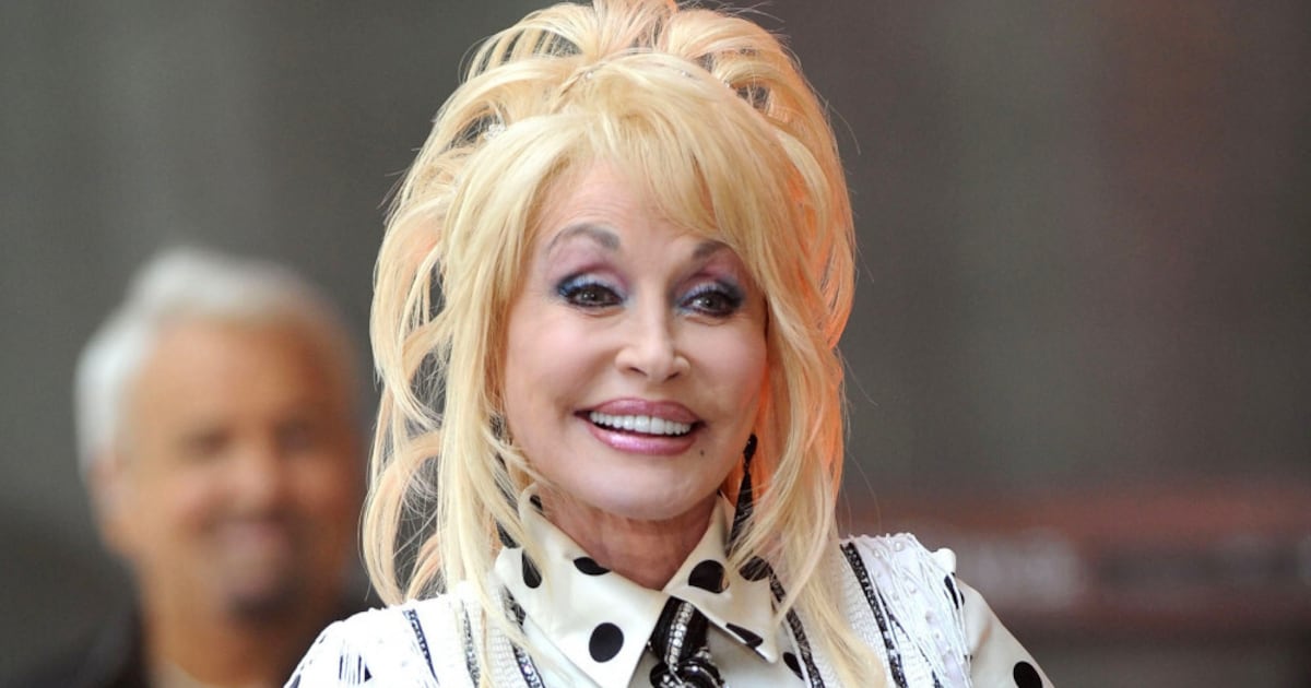 Sobrinho de Dolly Parton nega ameaças após ser demitido do cargo de chefe de segurança