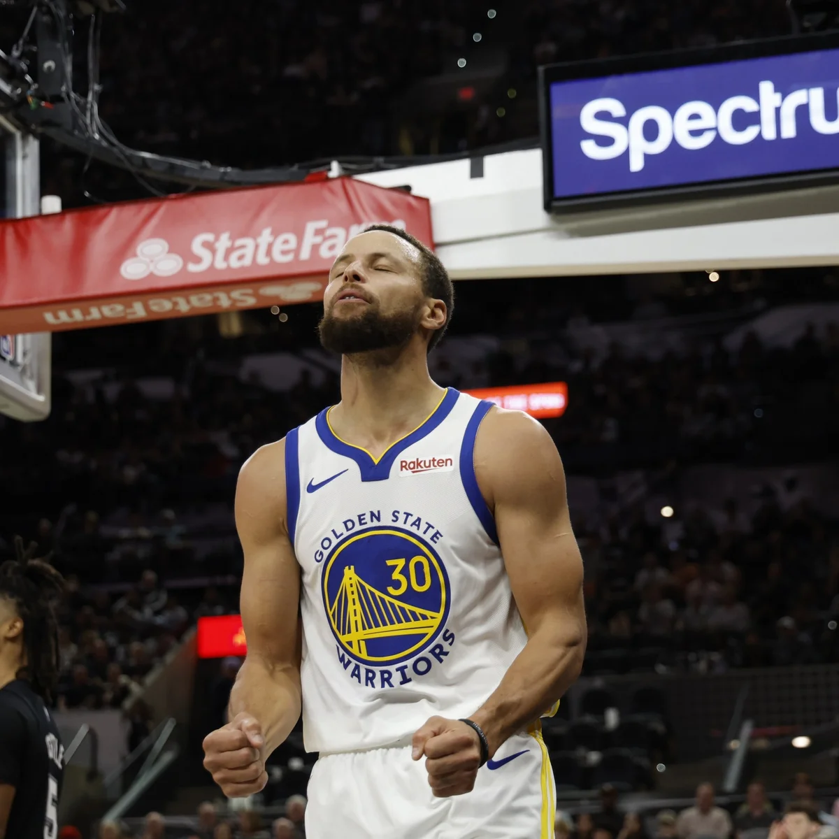NBA: Stephen Curry renova com Golden State e pode completar 20 anos no time