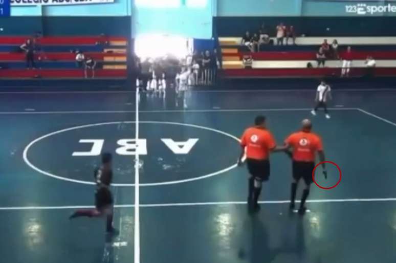 Árbitro saca revólver em jogo infantil no Mato Grosso do Sul