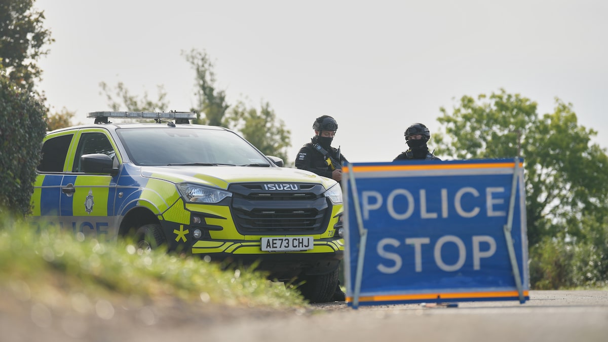Suspeitos de planejar atentado contra base britânica usada pelos EUA são soltos sob fiança