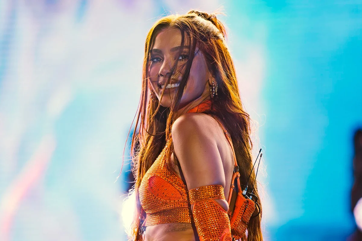 Anitta sobre pressão estética: “Pra dar certo, tem que ser bonita”