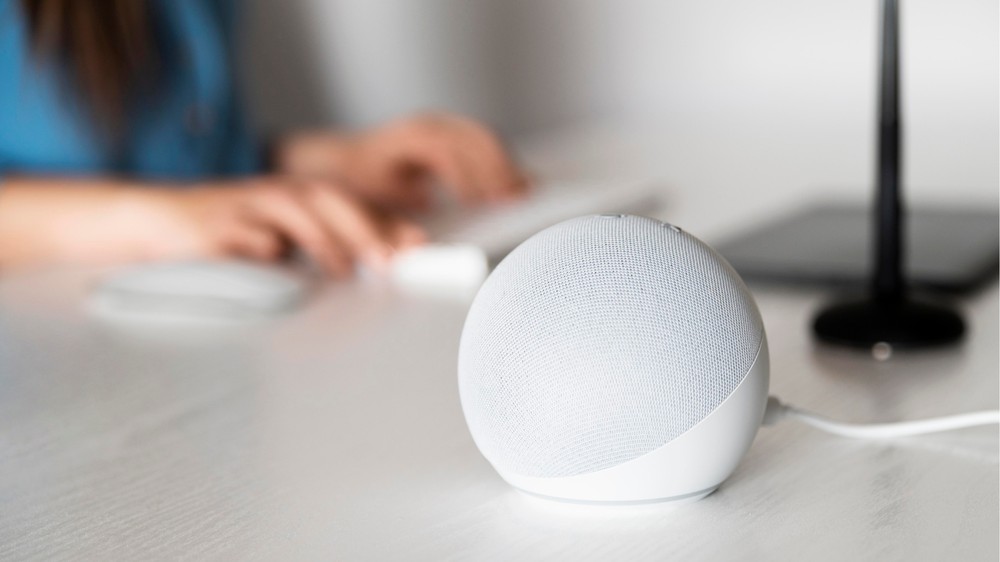 Quer uma Alexa? Compare esses modelos em promoção e escolha a melhor para você — Foto: Reprodução/Freepik