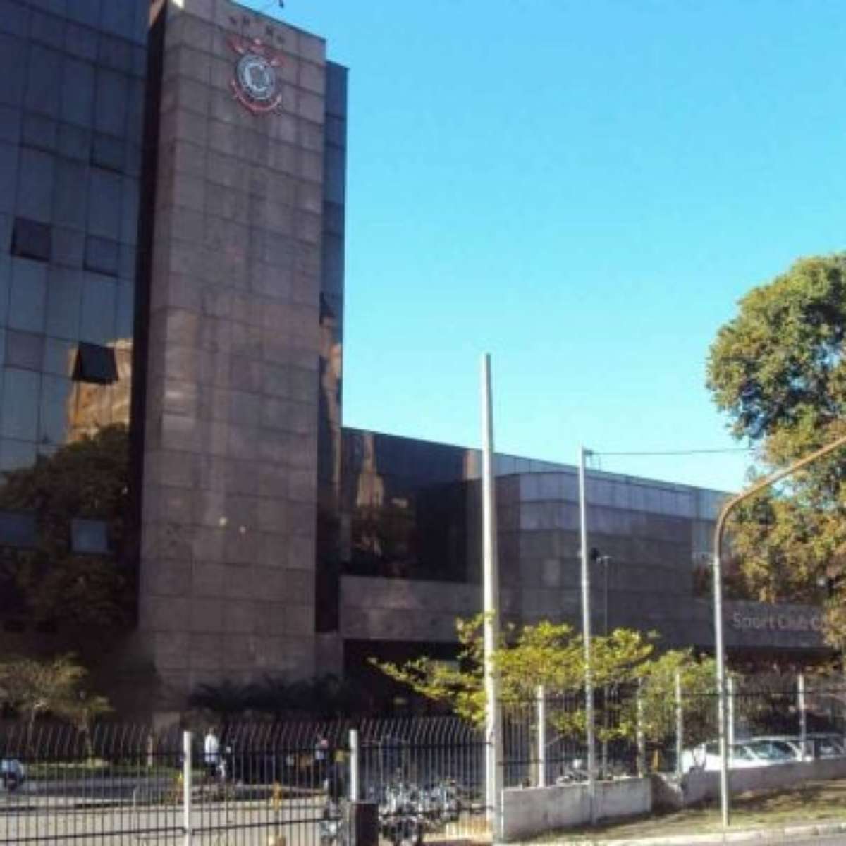 Corinthians avalia oferta de R$ 120 milhões da Fatal Model