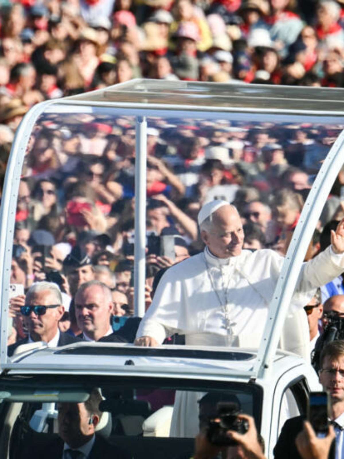 Papa exorta Igreja a enfrentar suas falhas antes de se reunir com vítimas de abuso na França
