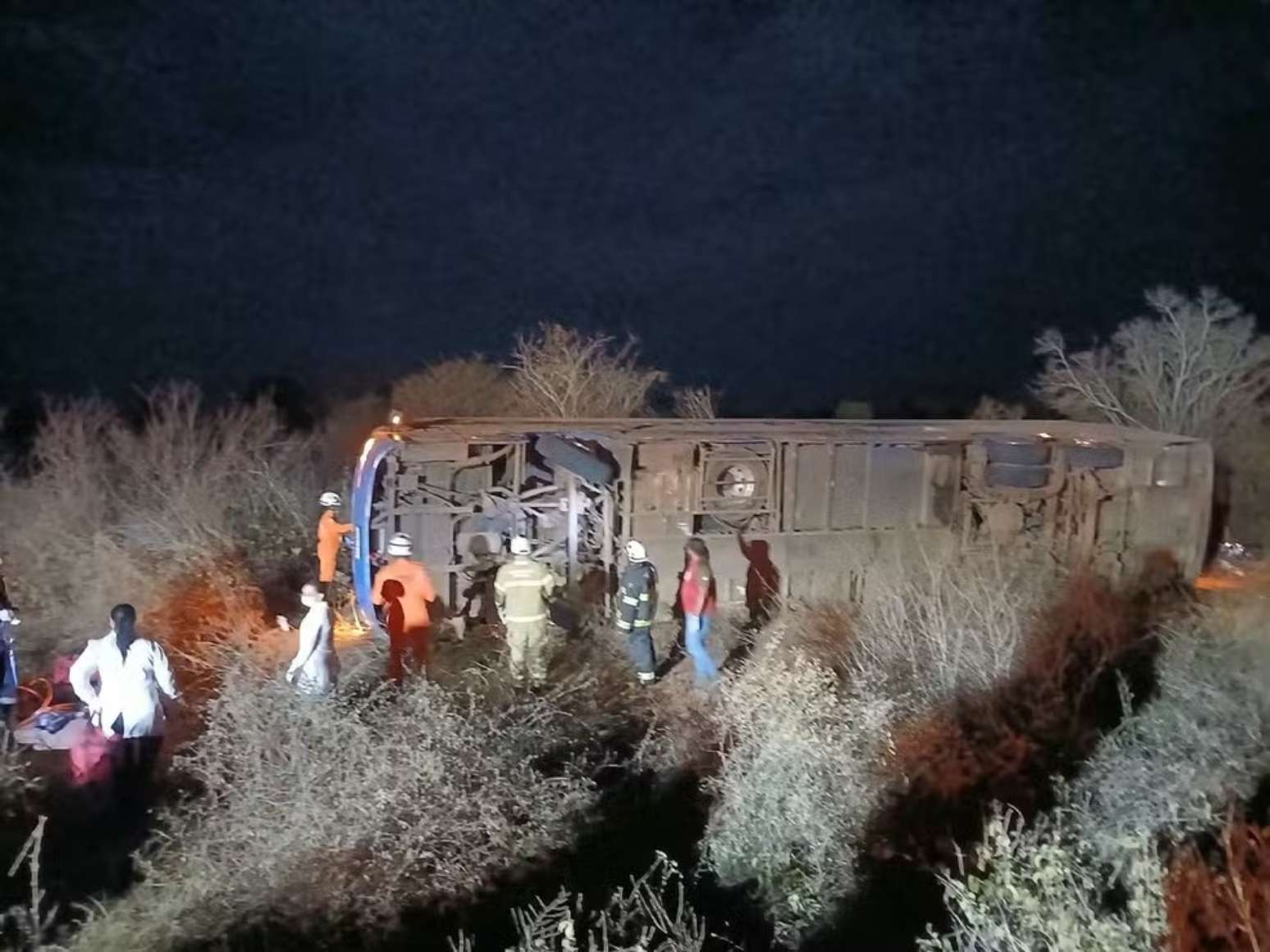 Acidente com &ocirc;nibus deixa sete mortos em Iraquara, interior da Bahia