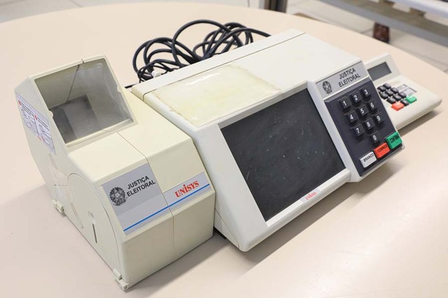 Urna eletrônica: veja evolução dos modelos desde 1996