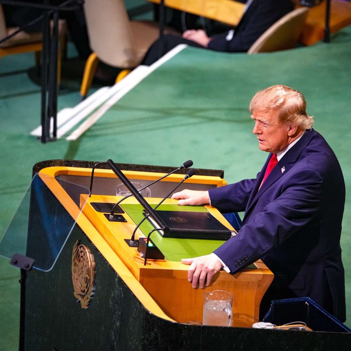 Trump rejeita proposta iraniana para reabrir Estreito de Ormuz e encerrar combates
