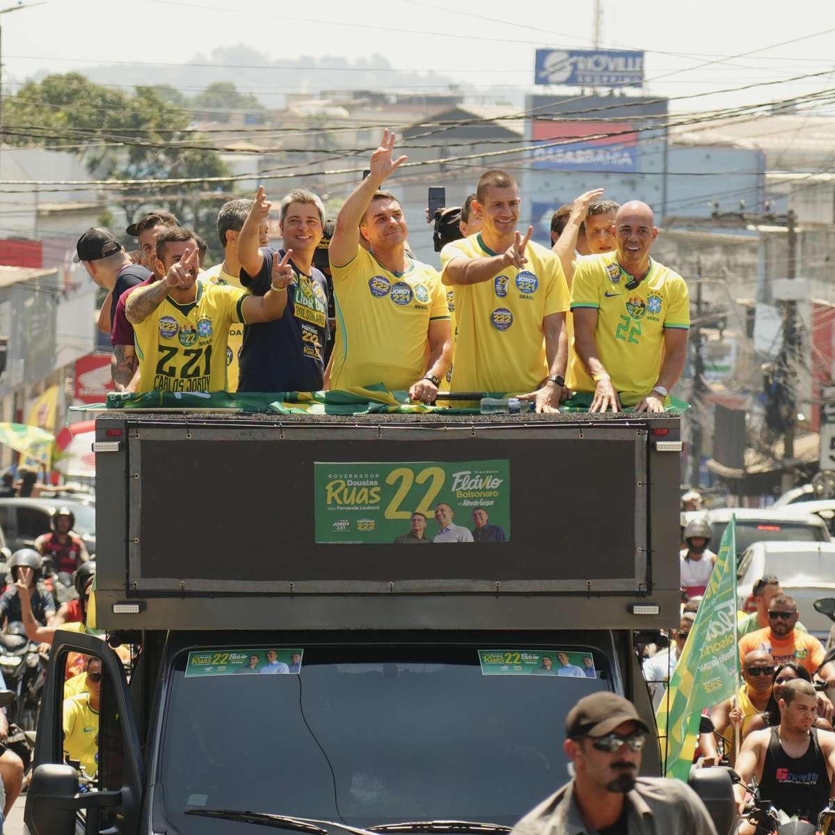 Flávio pede prisão de coordenador da Secom por incentivar fake news sobre N. S. Aparecida