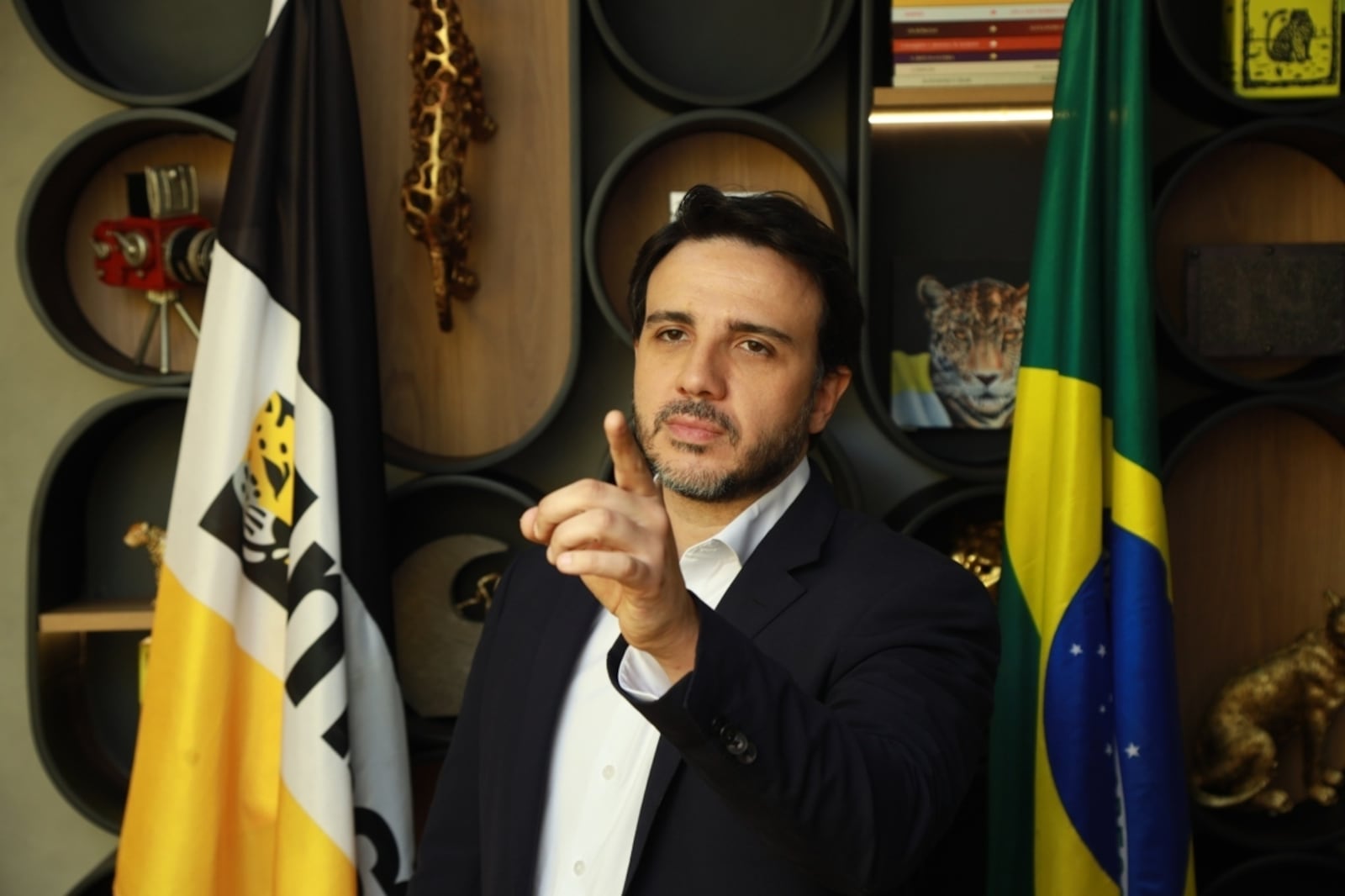 Warner Chapell aponta falta de autorização e alerta sobre possíveis consequências legais EOSR Alessandro Melo