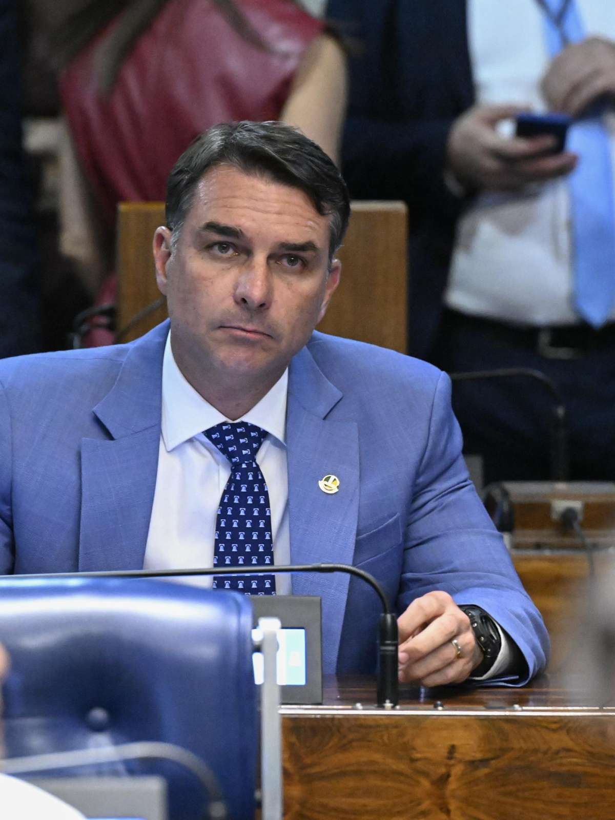 TSE ordena remoção de posts sobre Flávio Bolsonaro e Nossa Senhora