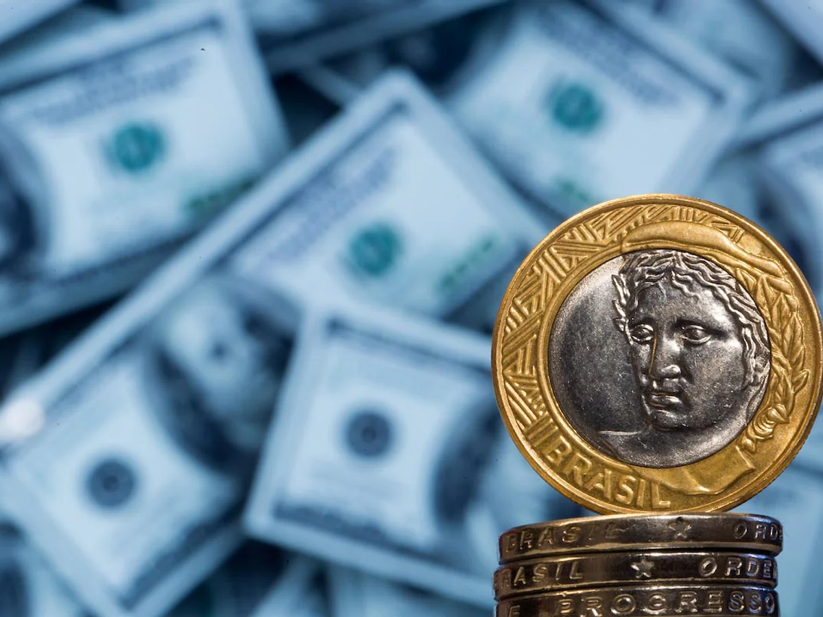 Contas externas têm déficit de US$ 5,1 bilhões em agosto, diz BC