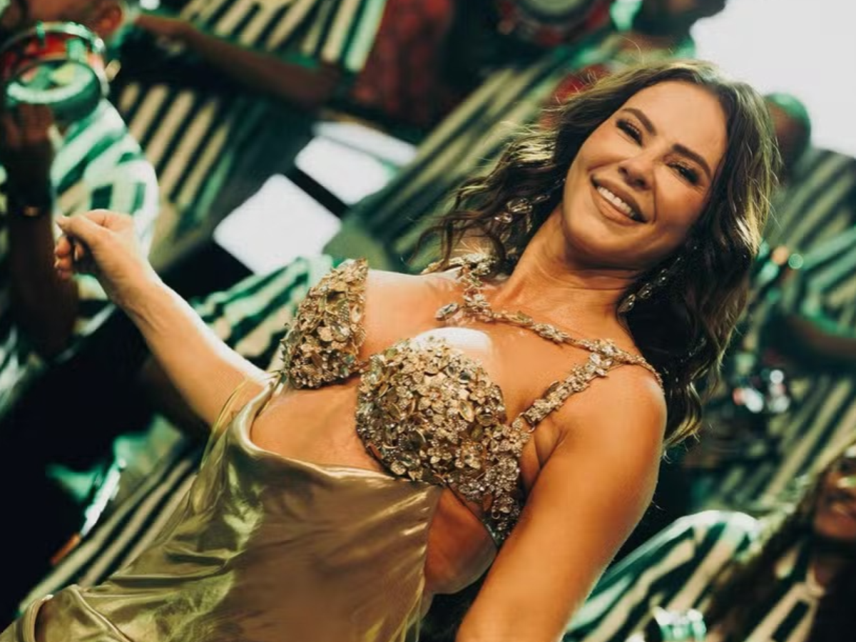 Paolla Oliveira curte nova fase como rainha de bateria da Imperatriz Leopoldinense e comenta sobre coroação na nova escola