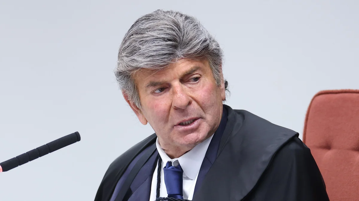 Nossa Senhora: Fux barra decisão de Dino e retoma ordem do TSE sobre posts