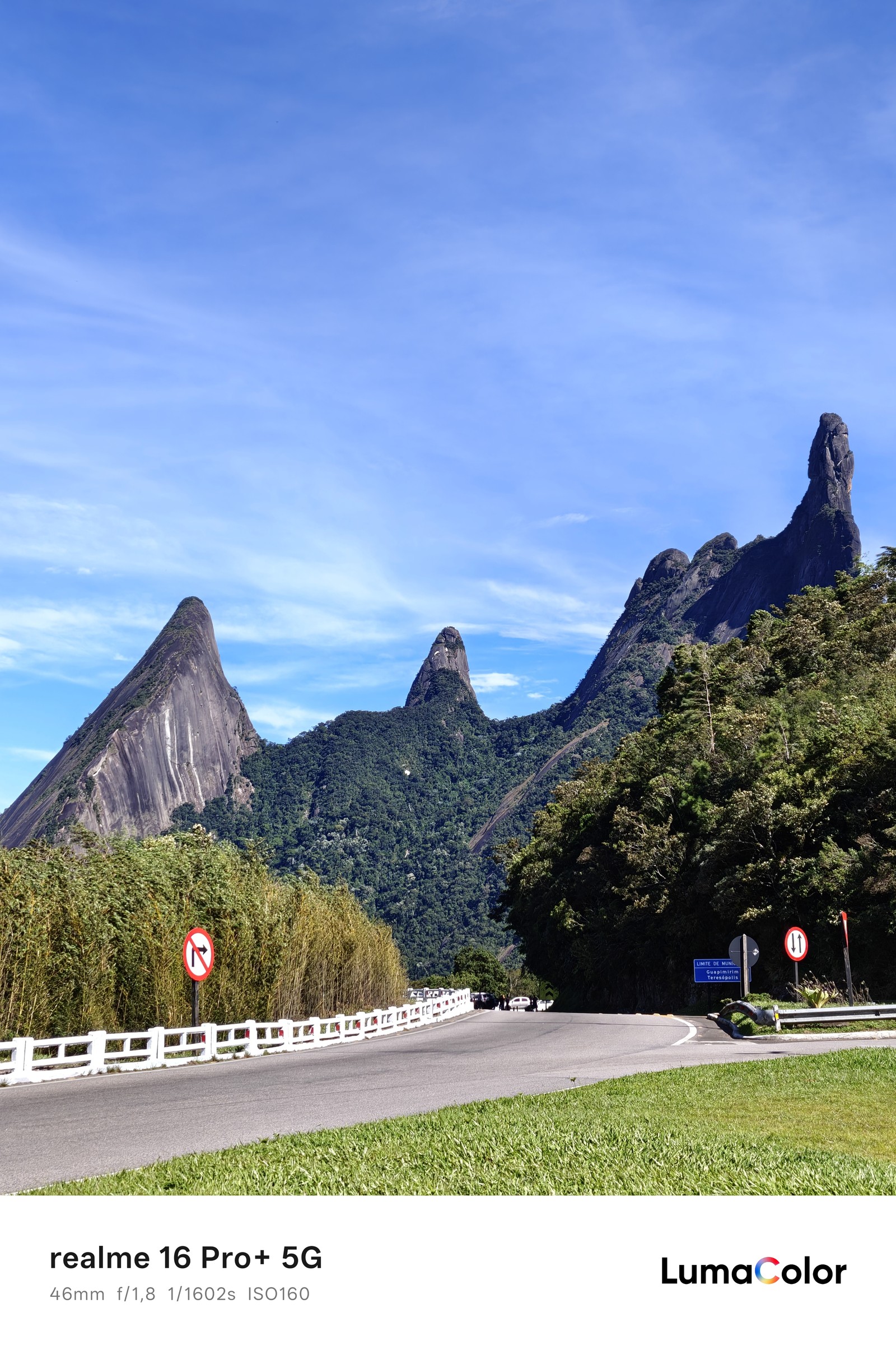 Cadeia de montanhas em Teresópolis; foto tirada com zoom de 2x do realme 16 Pro+ — Foto: Ana Letícia Loubak/TechTudo