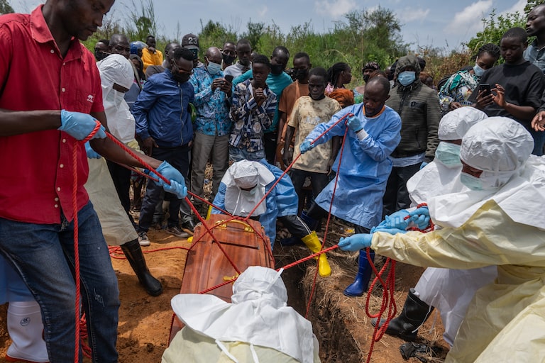 Surto de de Ebola na RD Congo ultrapassa 8 mil casos e chega a quase 4 mil mortes