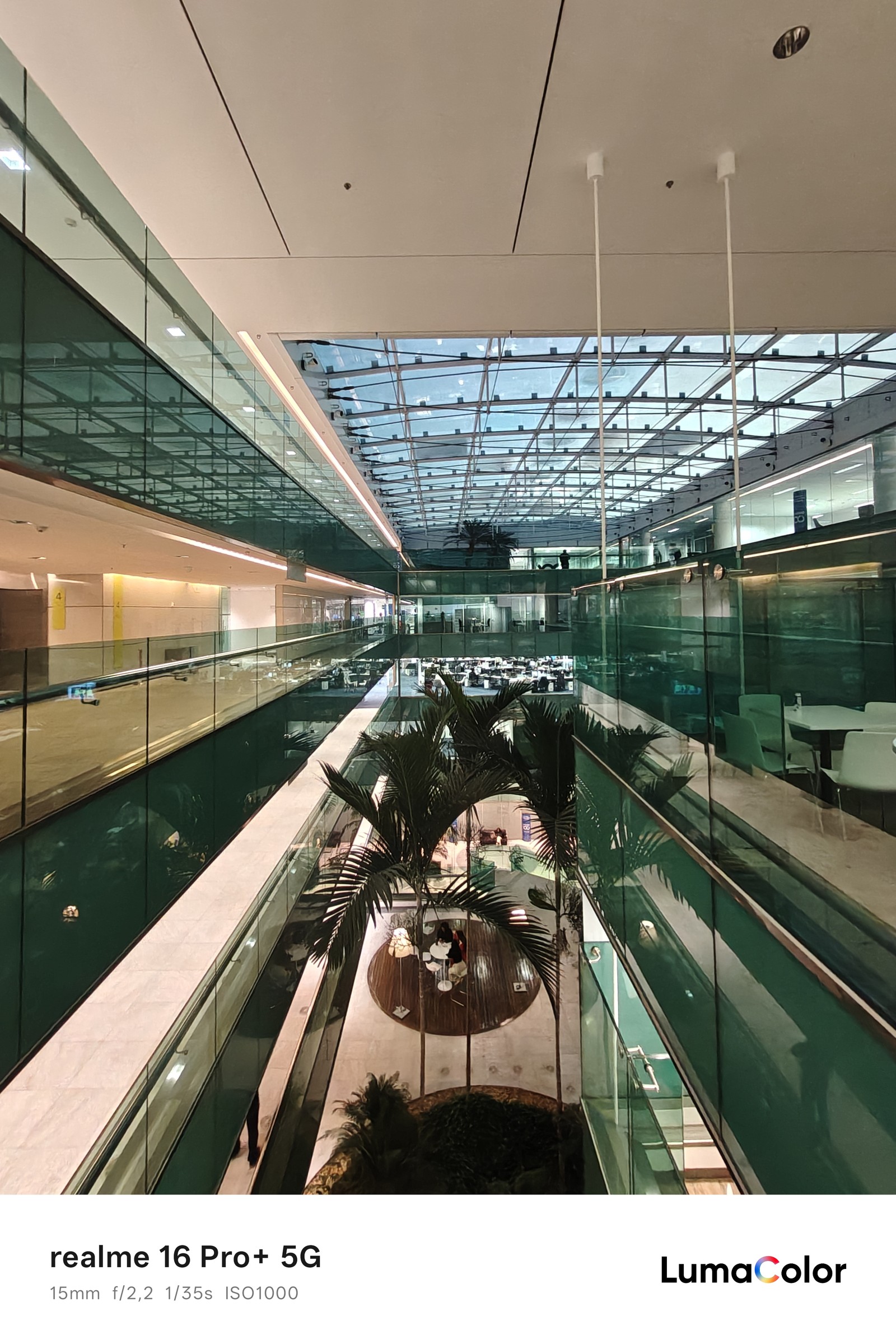 Redação do TechTudo; foto tirada com câmera ultrawide do realme 16 Pro+ — Foto: Ana Letícia Loubak/TechTudo