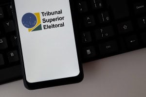 Justiça Eleitoral afirma que app e-Título poderá ser baixado no dia da votação nas Eleições 2026