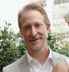 Bruno Garfinkel e Schynaider fizeram uma cerimônia intimista para oficiar o relacionamento Foto: Reprodução/@Schynaider