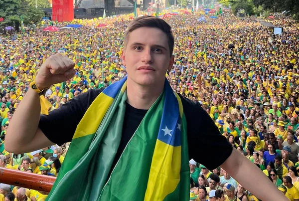 Candidato do PL aciona o TSE contra Luísa Sonza por “showmício pró-Lula"