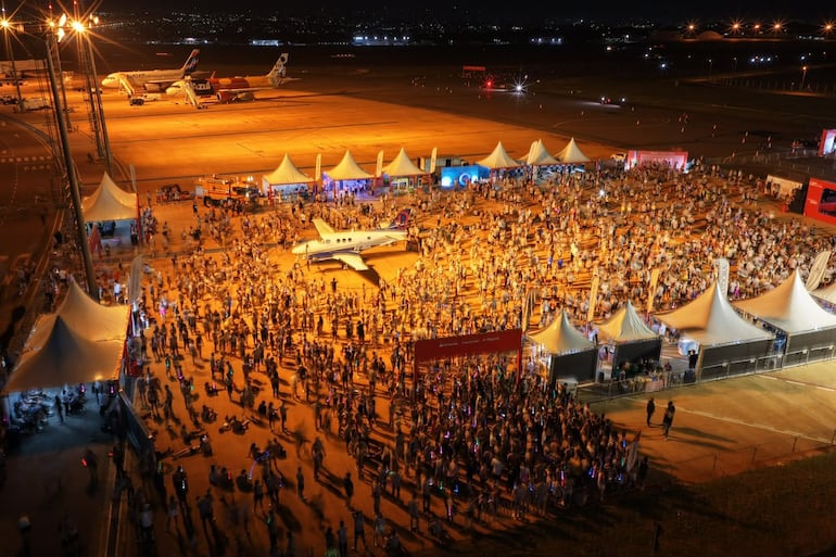 Aeroporto de Goiânia reúne 3,5 mil corredores em corrida na pista de pousos e decolagens