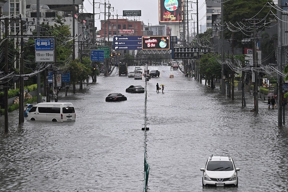 Bangkok declara desastre em todos os 50 distritos à medida que chuvas fortes desencadeiam inundações severas
