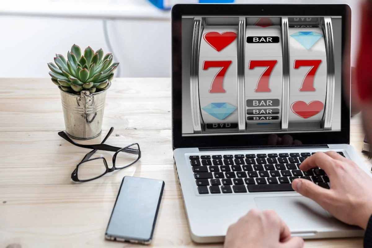 Imagem colorida de casino online com dinheiro real - APOSTAS